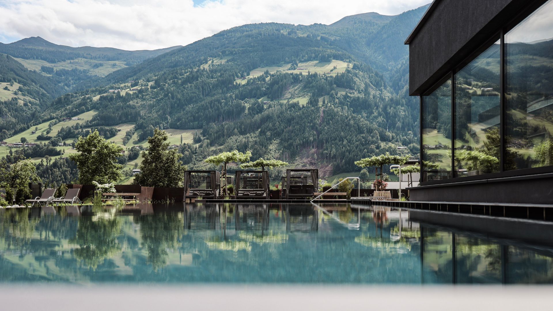 Pooltime im Zillertal